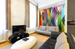 Luxury Apartment with Spacious Livingroom at Opera House